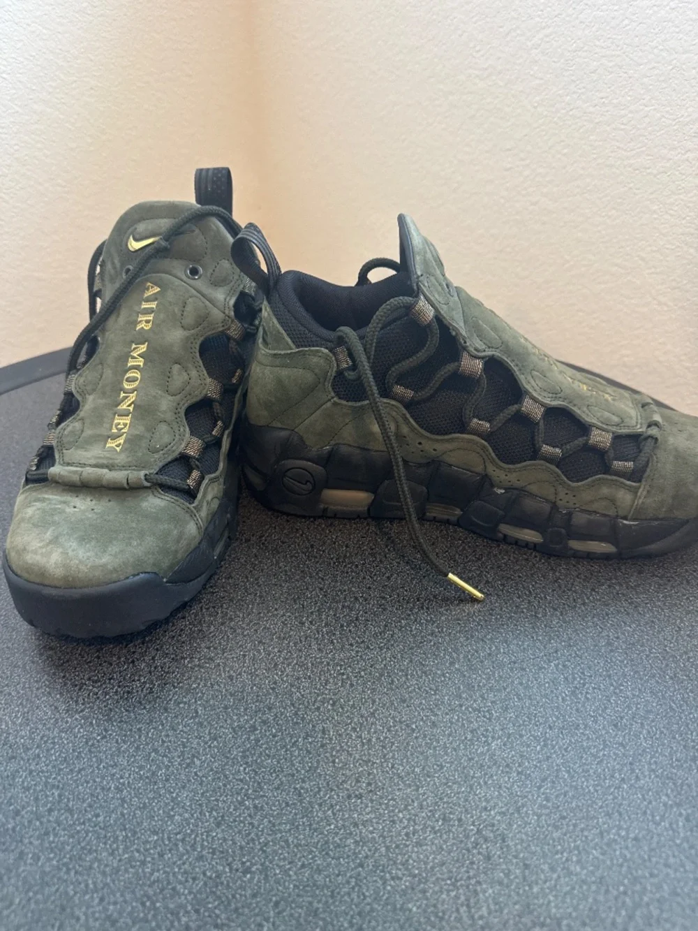 Nike Air more money QS